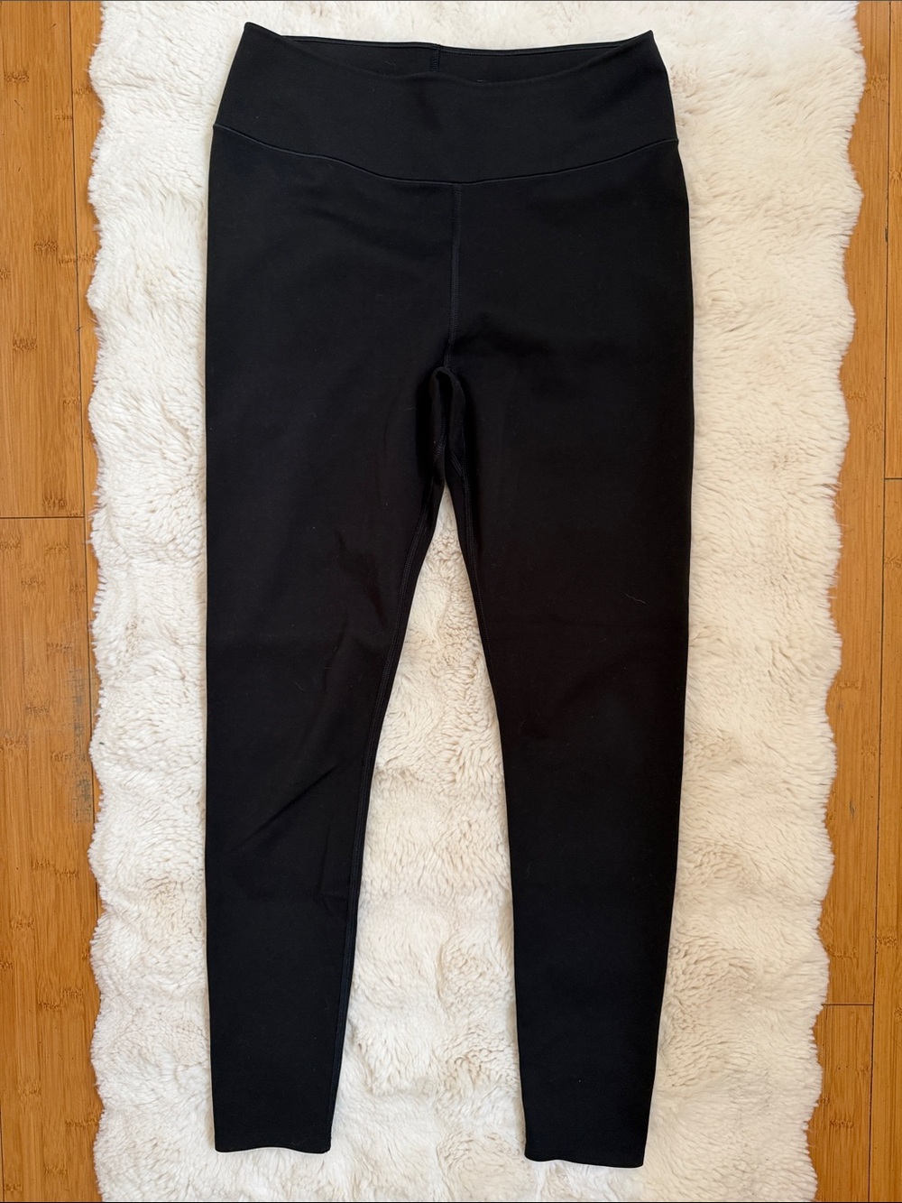 Uniqlo Everyday High-Waist Leggings in Black